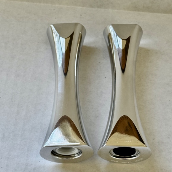 Gorgeous Nambe Flared Alloy Kissing Salt & Pepper Shakers 6086 Modern - Was $100 - Picture 2 of 9